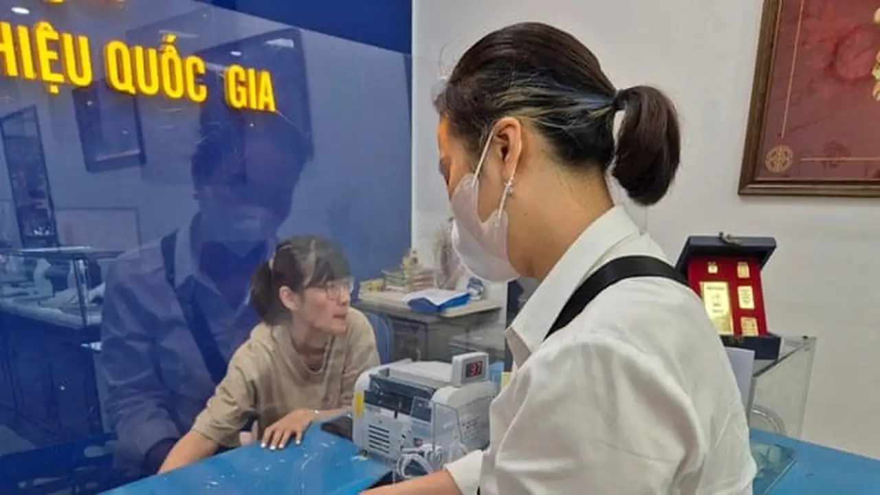 أسعار الذهب تسجل أدنى مستوى لها في شهر ونصف صباح 19 مارس